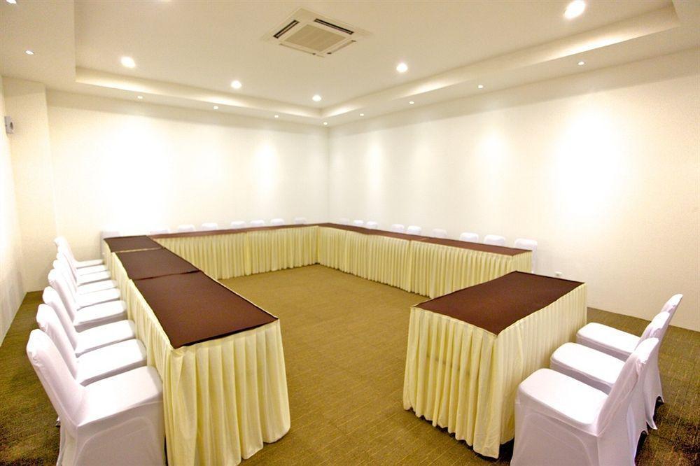 Arbor Biz Hotel Makasar Zewnętrze zdjęcie