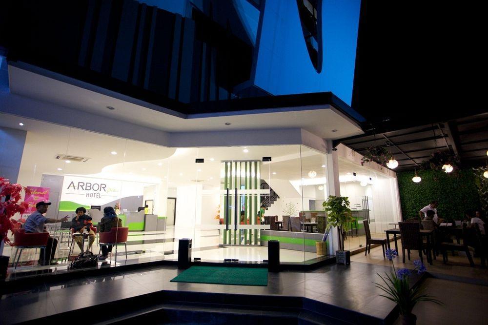 Arbor Biz Hotel Makasar Zewnętrze zdjęcie