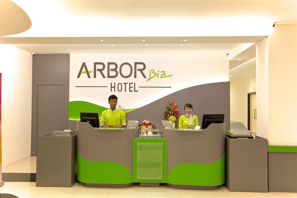 Arbor Biz Hotel Makasar Zewnętrze zdjęcie