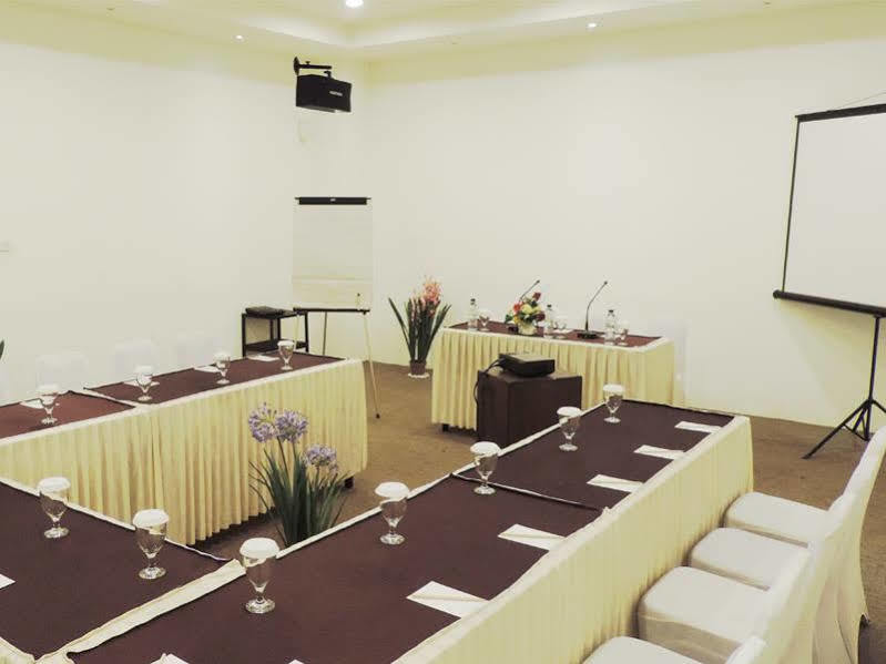 Arbor Biz Hotel Makasar Zewnętrze zdjęcie