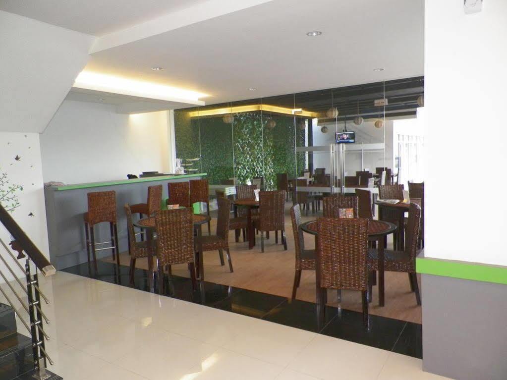 Arbor Biz Hotel Makasar Zewnętrze zdjęcie