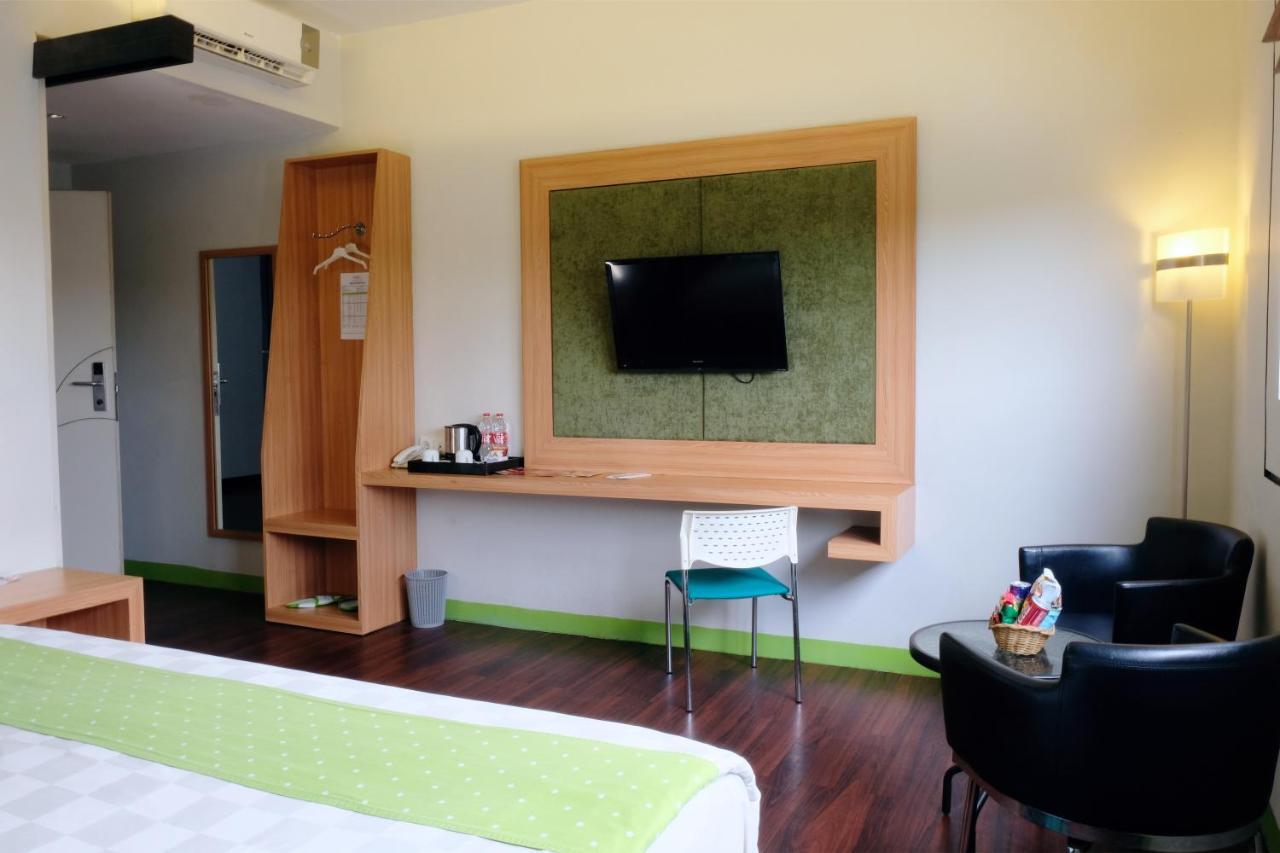Arbor Biz Hotel Makasar Zewnętrze zdjęcie